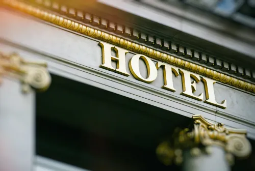 HOTEL Schild &uuml;berm Eingang